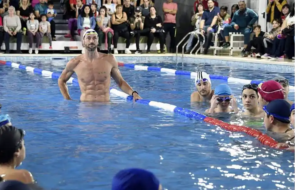 Clínica de natación con José Meolans en Luján Clínica de natación con José Meolans