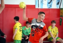 Liga de Handball escolar: 500 alumnos ya compiten en el Polideportivo Liga de Handball escolar