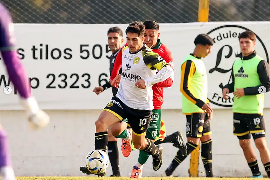 Flandria perdió con Laferrere y quedó al borde de la zona de descenso 1 Flandria perdió con Laferrere
