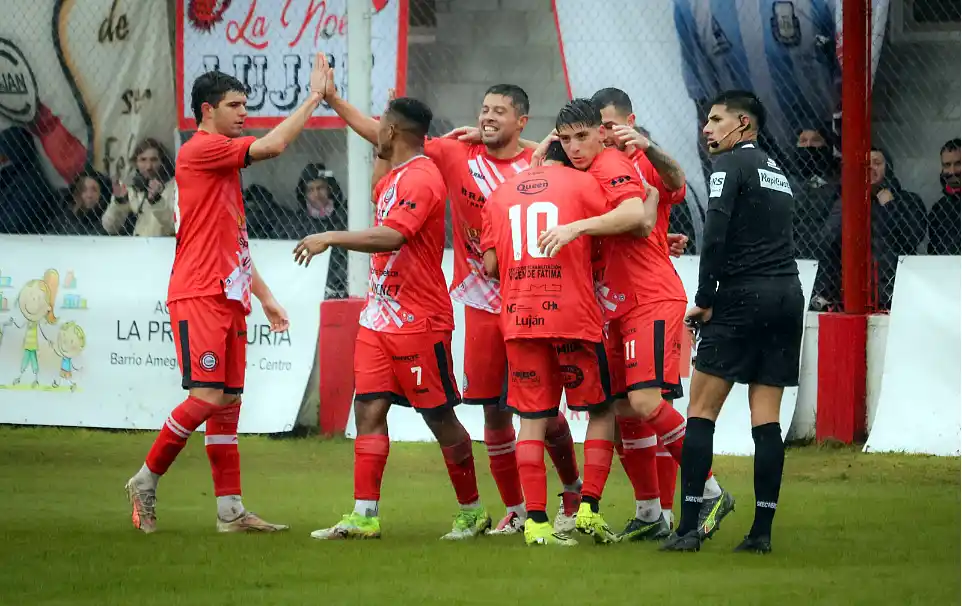 lujan Luján venció a Fénix y quedó solo en la punta