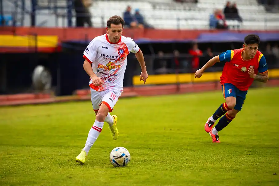 club lujan empate con español Luján empató con Deportivo Español y sigue solo en la punta