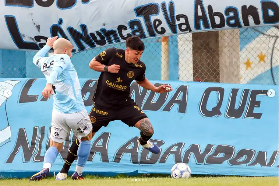 Flandria perdió ante Villa San Carlos y quedó al límite con el descenso 3 Flandria perdió ante Villa San Carlos