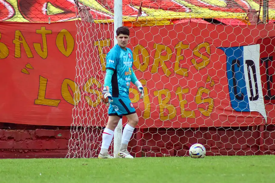 Luján empató con Deportivo Español y sigue solo en la punta 1 Luján empató con Deportivo Español y sigue solo en la punta