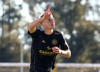 Flandria ganó con nueve y dio un golpe clave ante Camioneros Flandria ganó con nueve y dio un golpe clave ante Camioneros